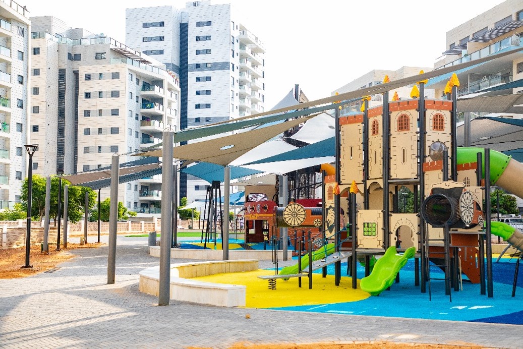 חצרות המושבה 2